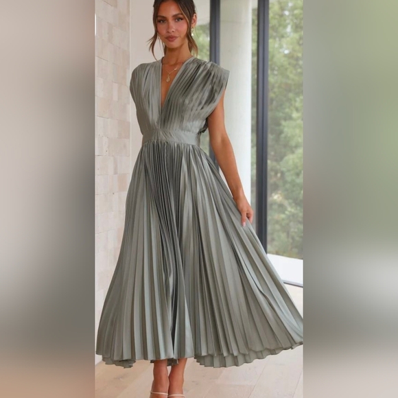 Billy J Dresses & Skirts - Chic Pleated Maxi Dress in Silver
